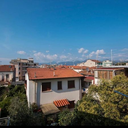 Splendida E Incantevole Casa A Due Passi Dal Mare Viareggio Exterior photo